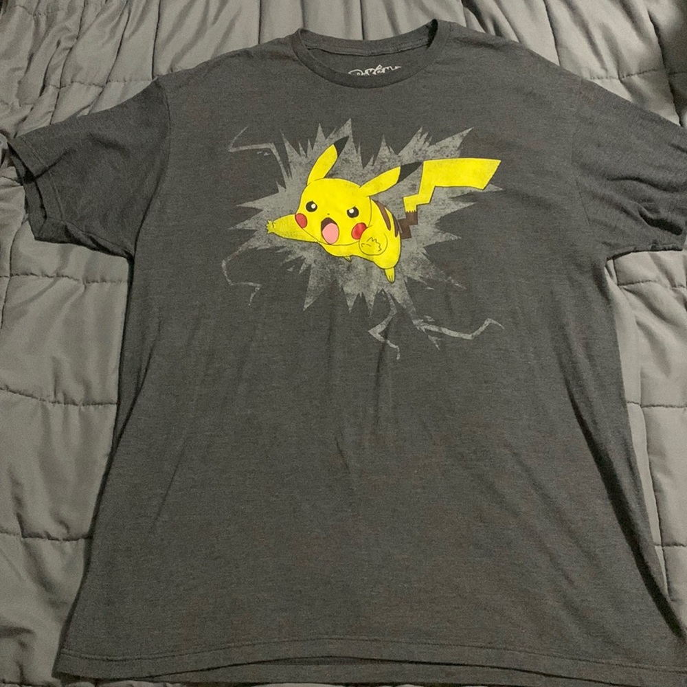 Pikachu Mens Tee-shirt XL